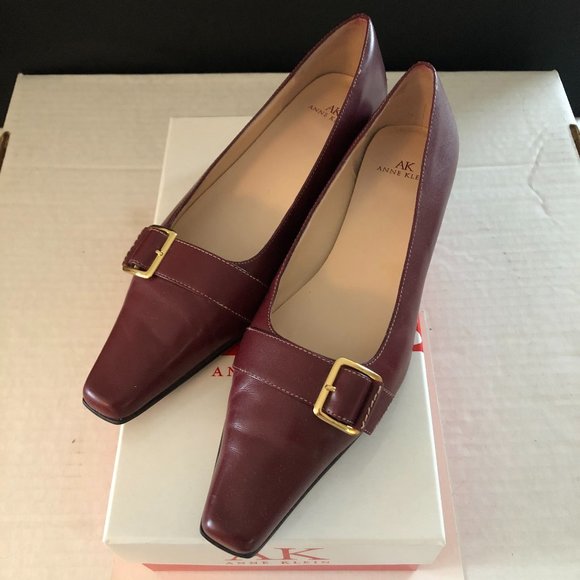 * SOLD * AK Anne Klein - slip-on - Picture 2 of 10